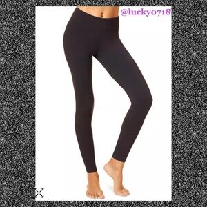 Hue NWT Ultra Legging Wide Waistband in Black Sz S